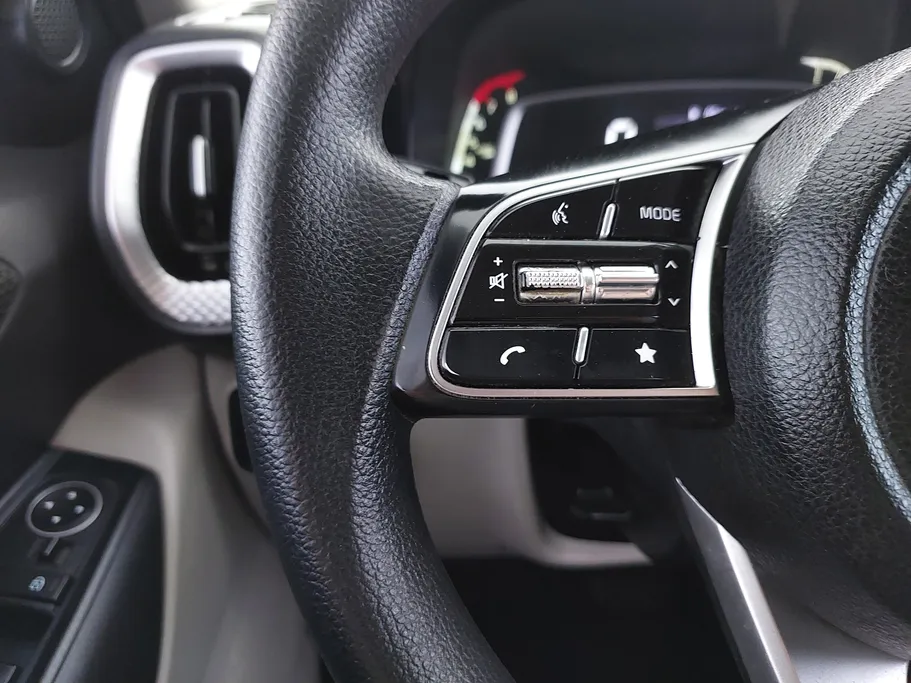 2022 كيا SONET LX 