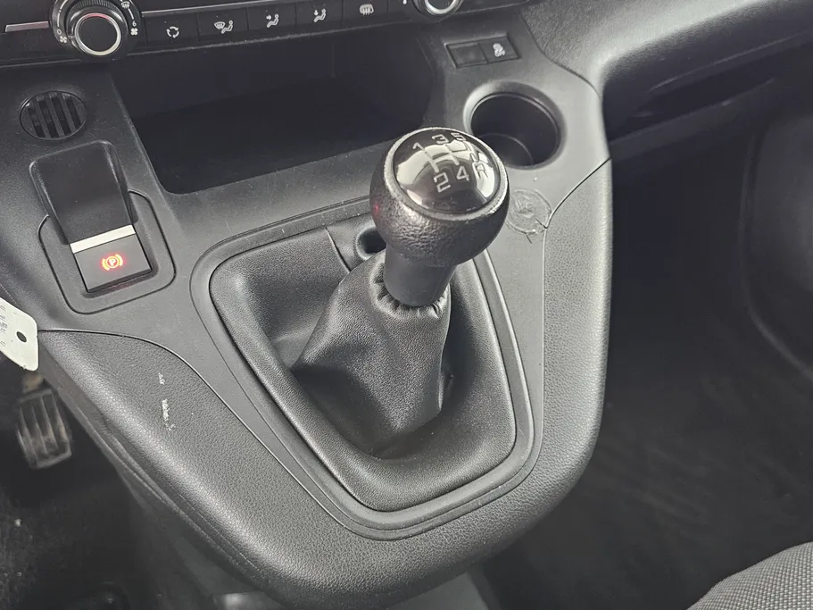 بيجو بارتنر Short van 2022 