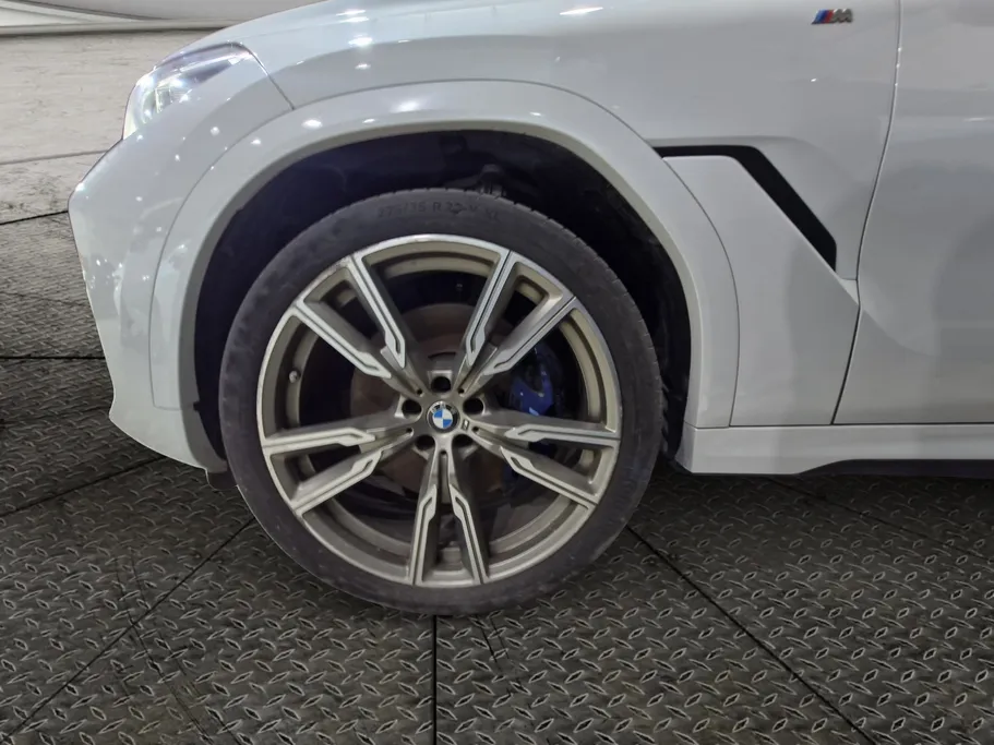 2020 BMW X Series 6 M 50i  