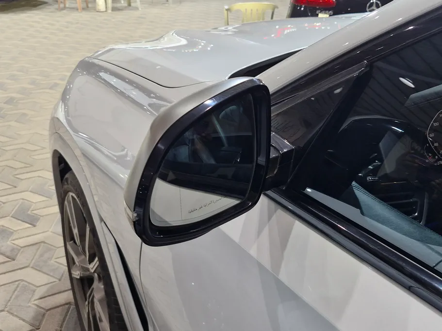 2020 BMW X Series 6 M 50i  