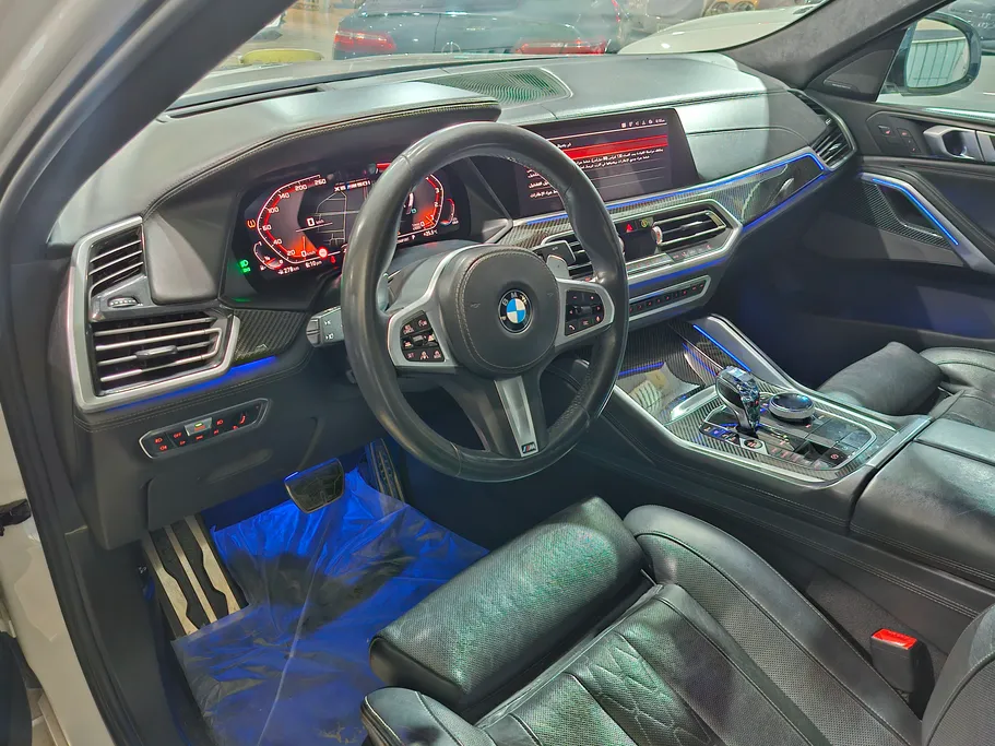 2020 BMW X Series 6 M 50i  