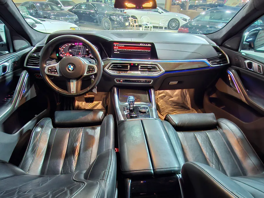 2020 BMW X Series 6 M 50i  