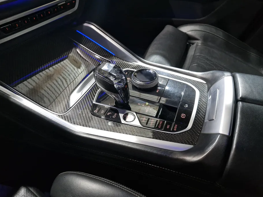 2020 BMW X Series 6 M 50i  