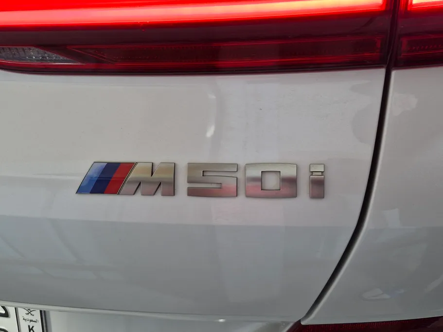 2020 BMW X Series 6 M 50i  