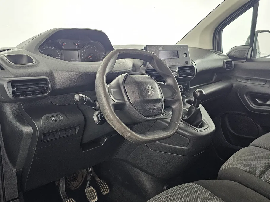 بيجو بارتنر Short van 2022 