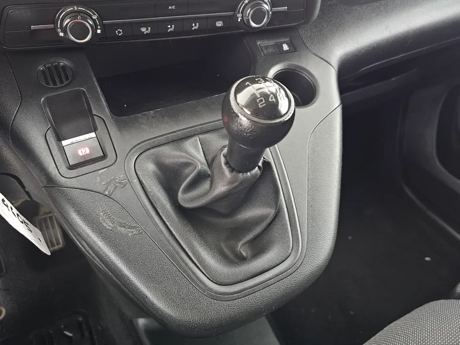 بيجو بارتنر Short van 2022 