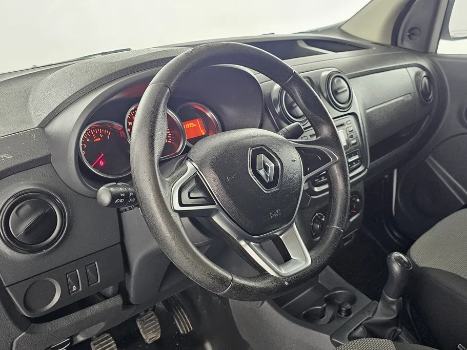 2021 Renault Docker Van بضاعة 