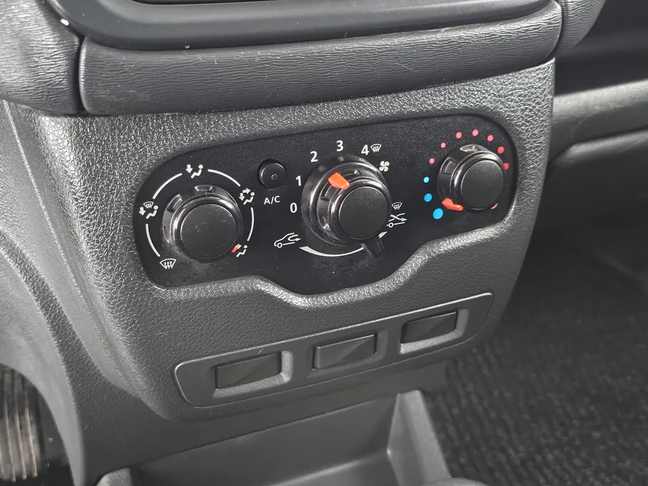 2021 Renault Docker Van بضاعة 