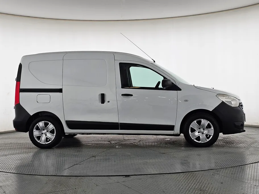 2021 Renault Docker Van بضاعة 