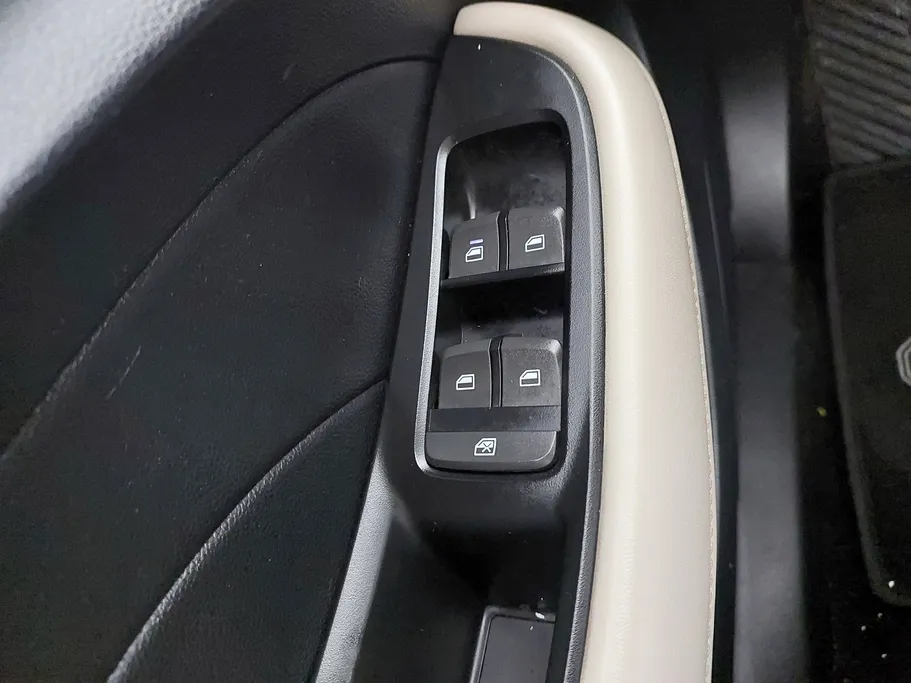 ام جي 5 COM 2022 