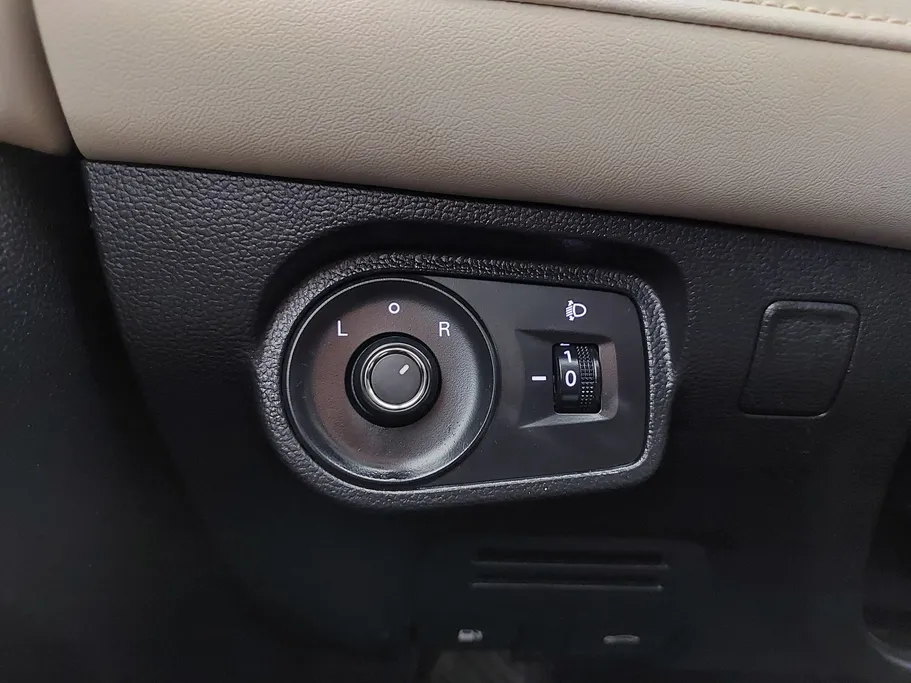 ام جي 5 COM 2022 