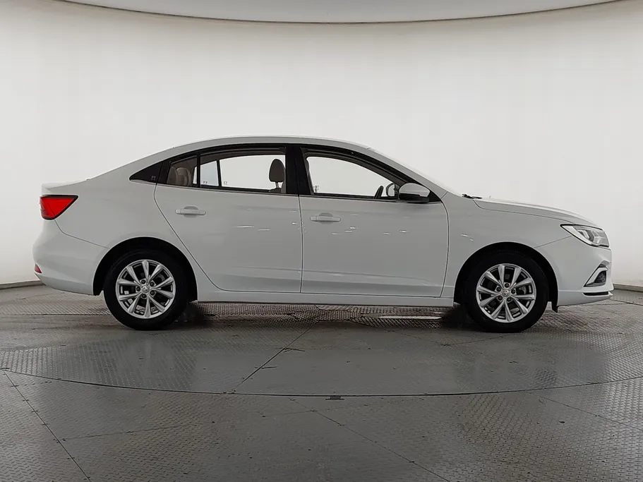 ام جي 5 COM 2022 