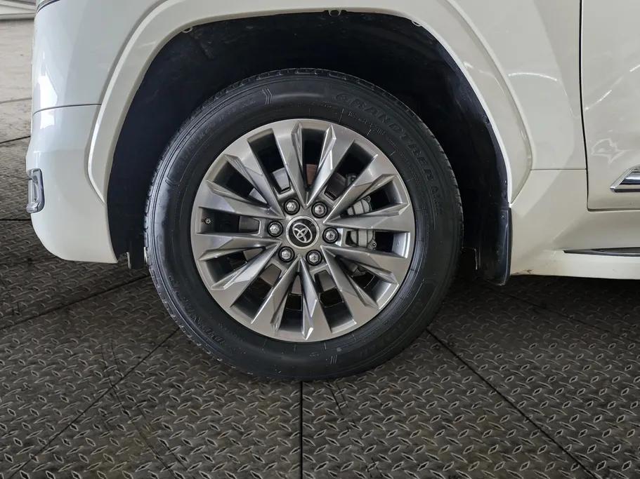 تويوتا لاندكروزر GXR3 2024 