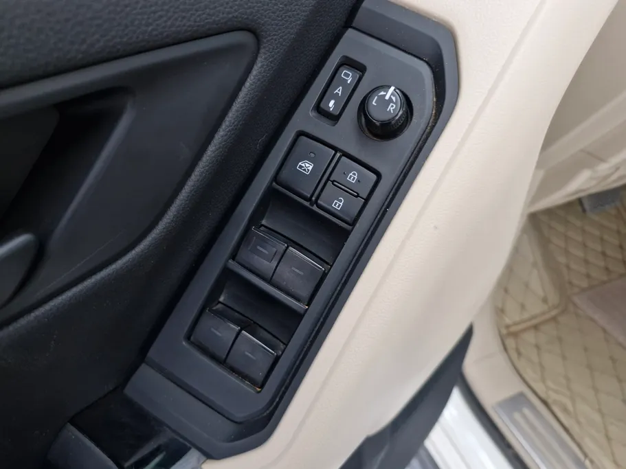 تويوتا لاندكروزر GXR3 2024 