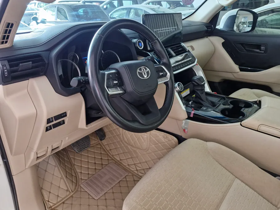 تويوتا لاندكروزر GXR3 2024 