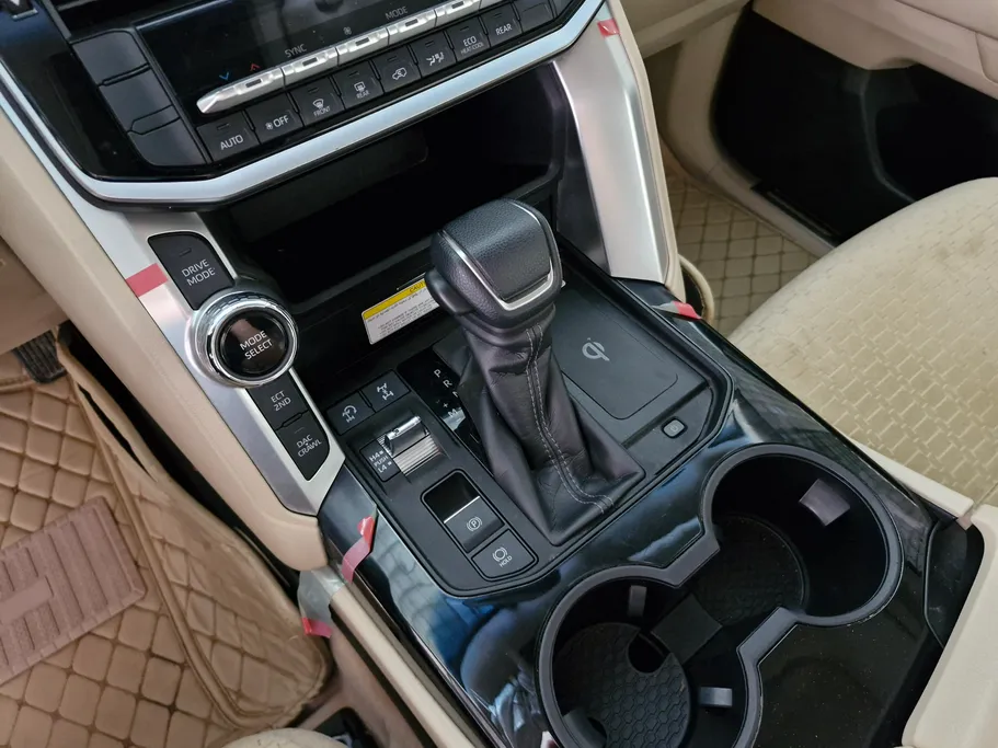 تويوتا لاندكروزر GXR3 2024 