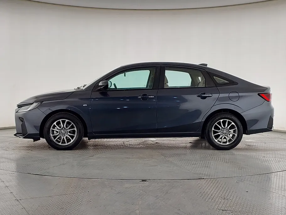 2023 Toyota Yaris  Y 