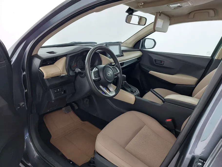 2023 Toyota Yaris  Y 