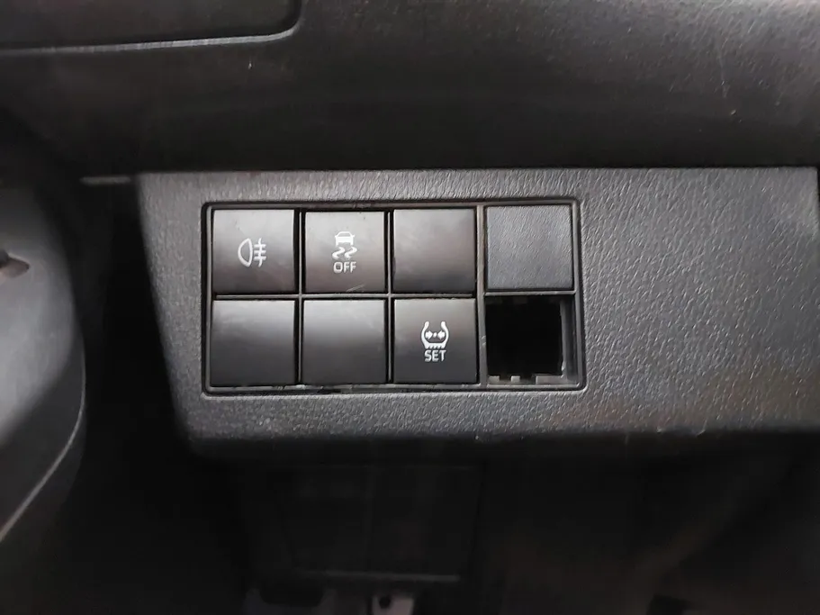 2023 Toyota Yaris  Y 