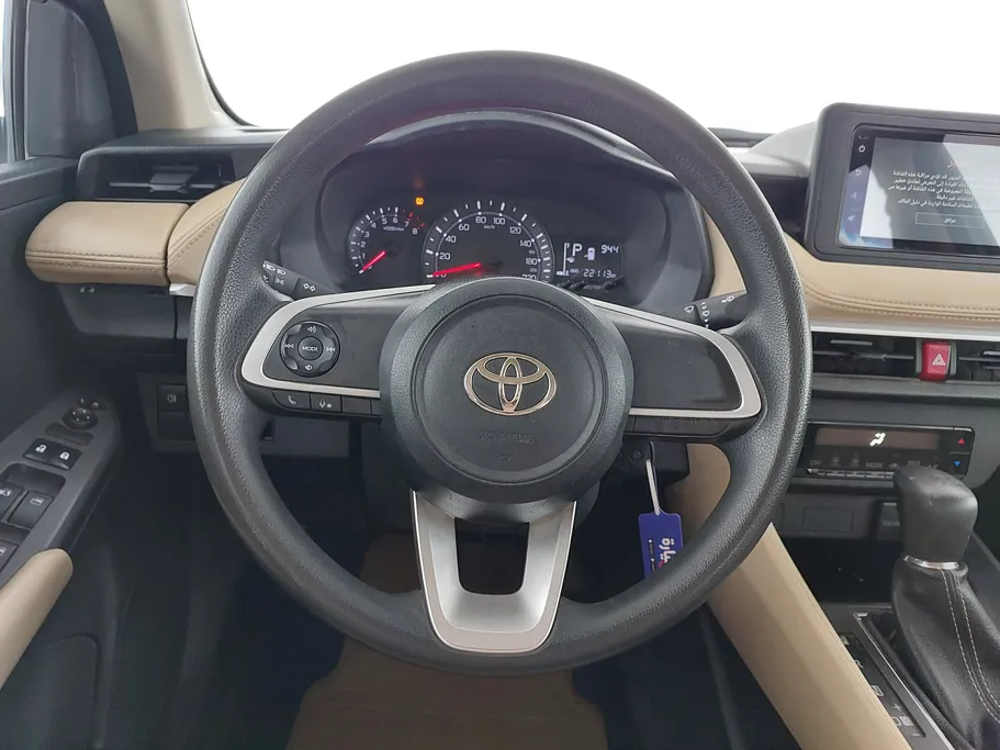 2023 Toyota Yaris  Y 
