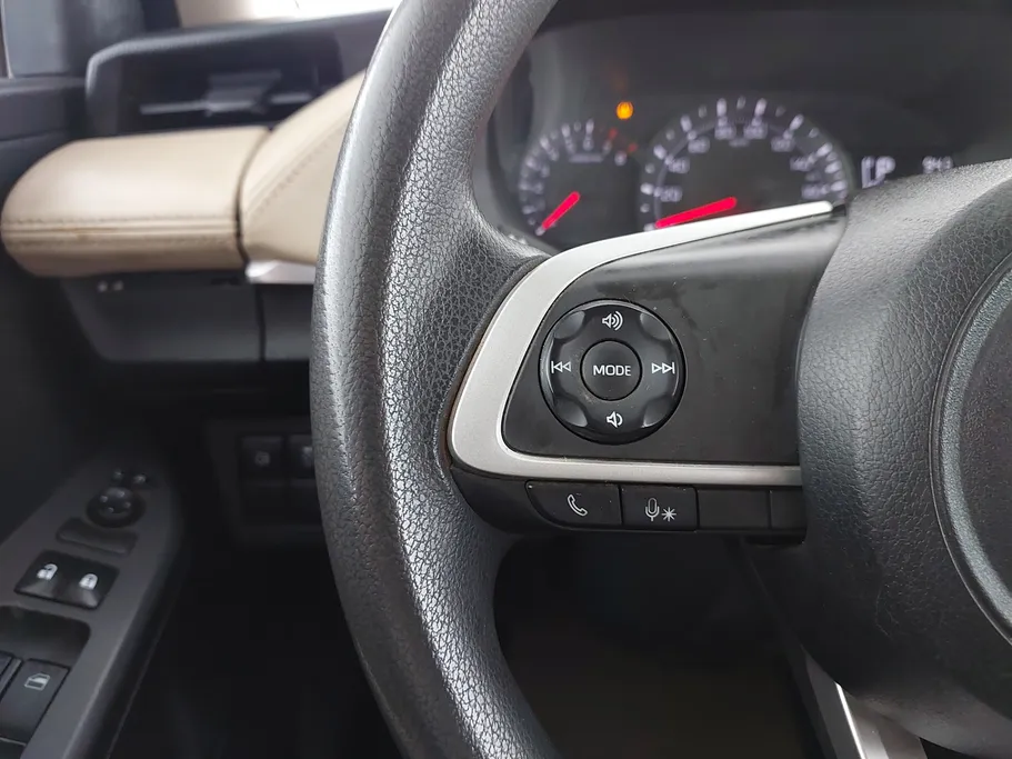 2023 Toyota Yaris  Y 