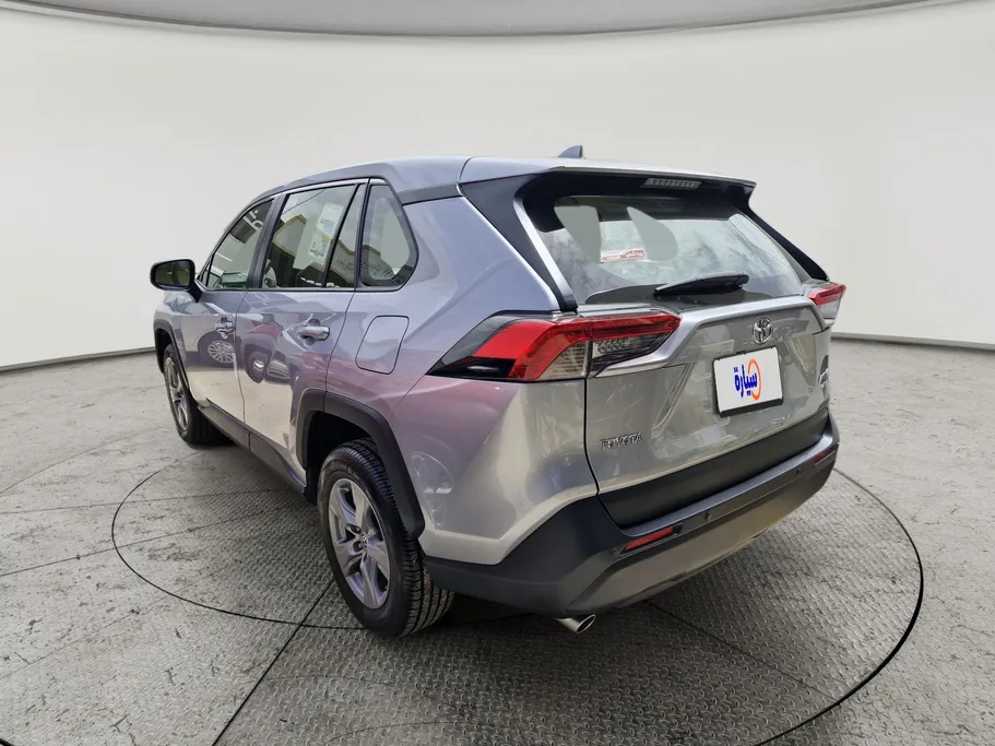 تويوتا راف فور LE 2022 