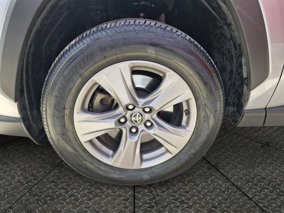 تويوتا راف فور LE 2022 