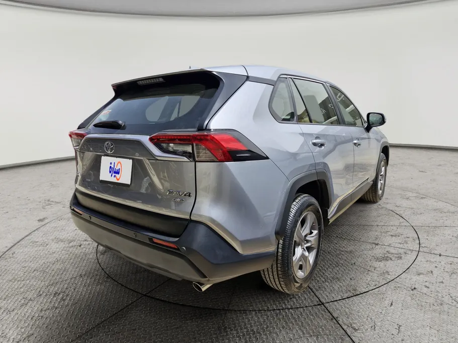 تويوتا راف فور LE 2022 