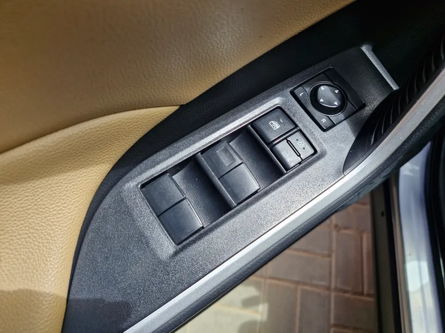 تويوتا راف فور LE 2022 