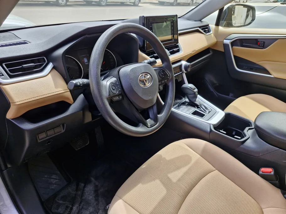 تويوتا راف فور LE 2022 