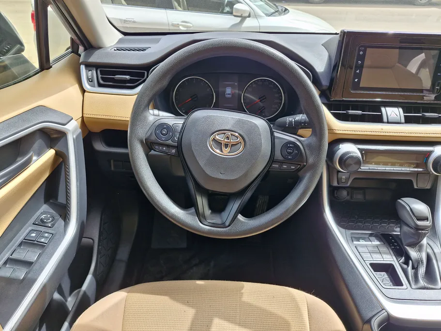 تويوتا راف فور LE 2022 