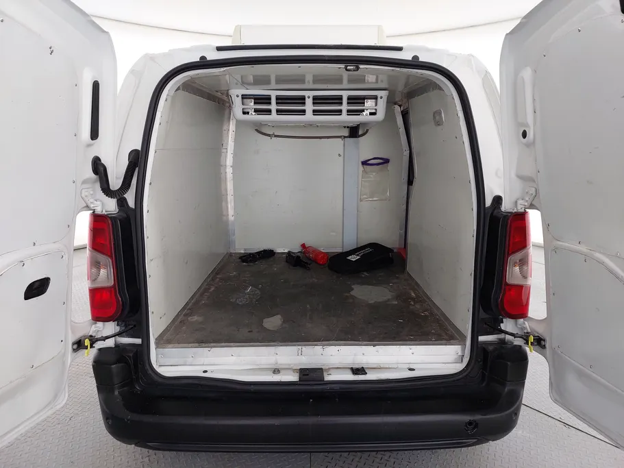 2022 Peugeot Partner Short van 