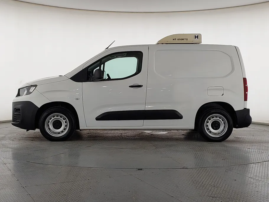 2022 Peugeot Partner Short van 