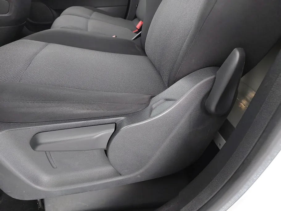 2022 Peugeot Partner Short van 