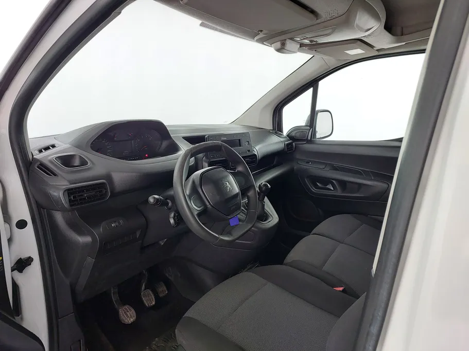 2022 Peugeot Partner Short van 