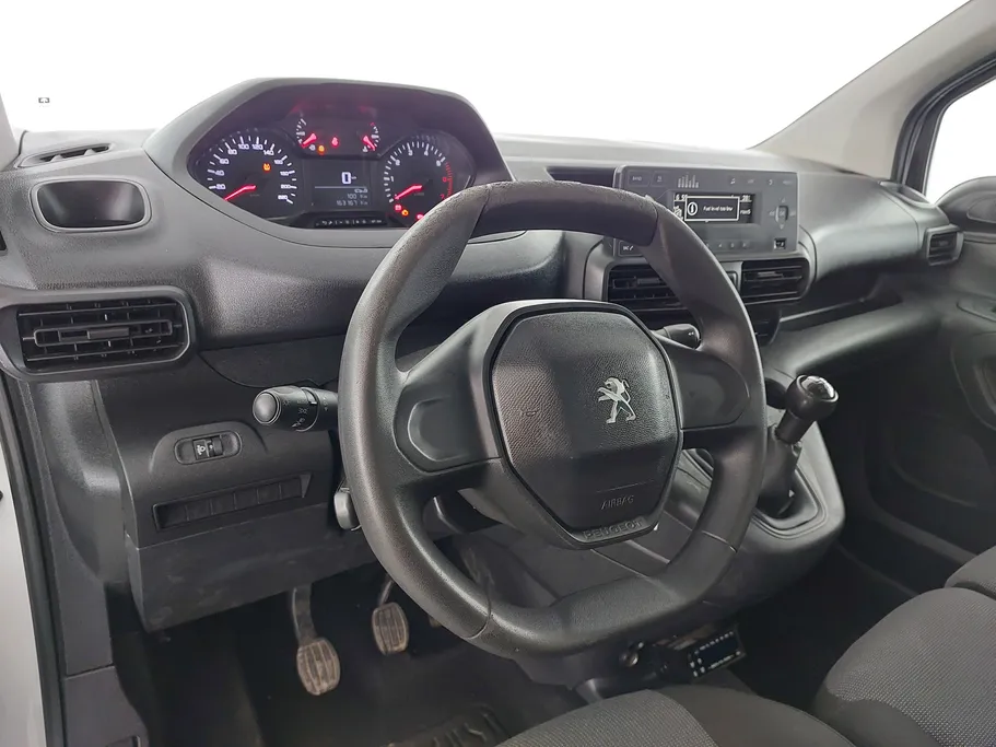 2022 Peugeot Partner Short van 