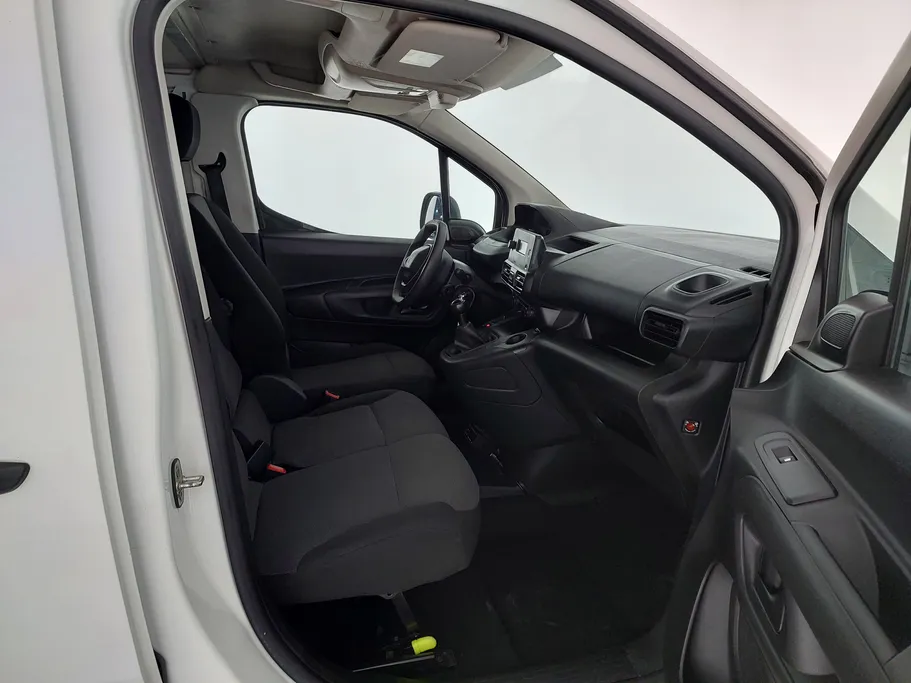 2022 Peugeot Partner Short van 