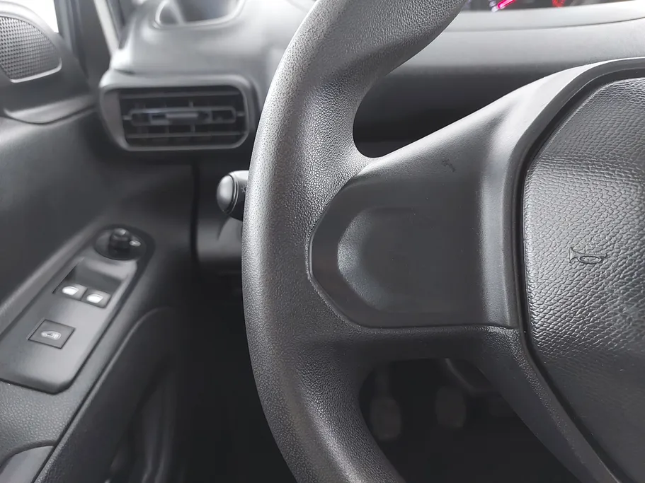 2022 Peugeot Partner Short van 