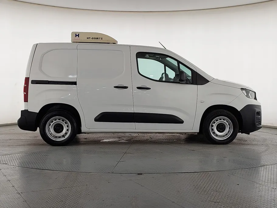 2022 Peugeot Partner Short van 