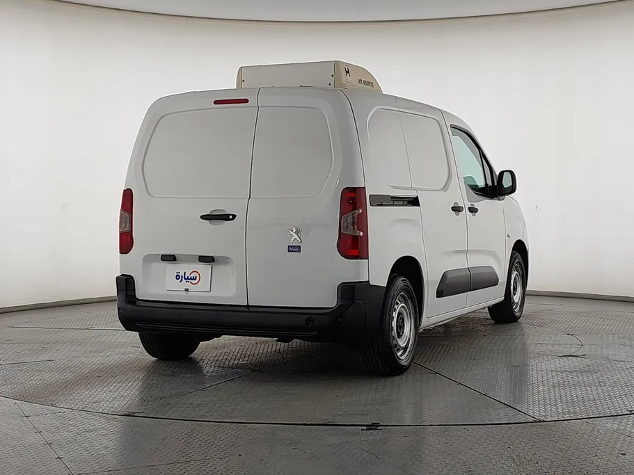 2022 Peugeot Partner Short van 