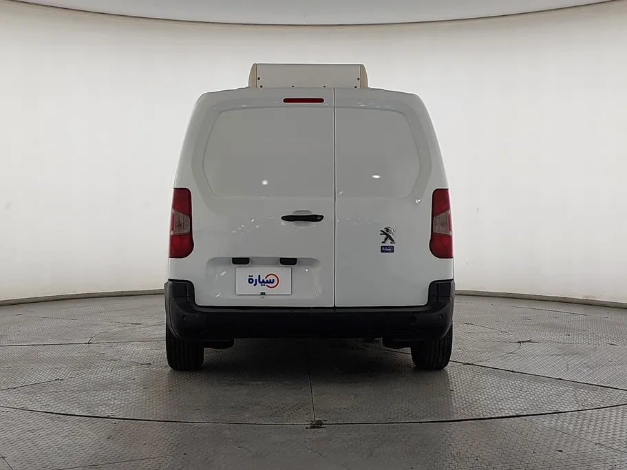 2022 Peugeot Partner Short van 