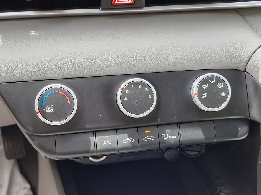 2023 Hyundai Elantra Fleet 