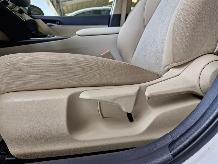 2024 Toyota Camry  LE HEV 