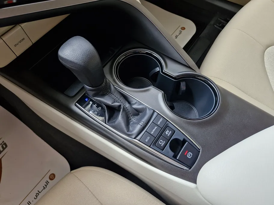 2024 Toyota Camry  LE HEV 