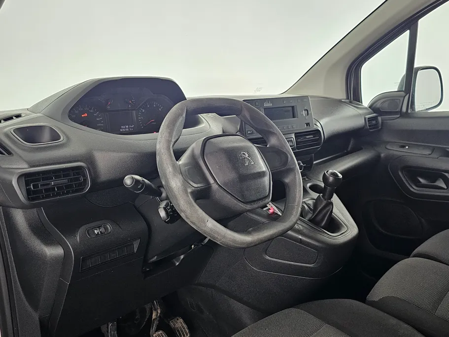 بيجو بارتنر Short van 2021 