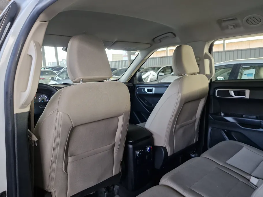 2021 Ford Explorer Standard 