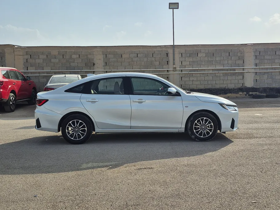 تويوتا يارس Y 2023 