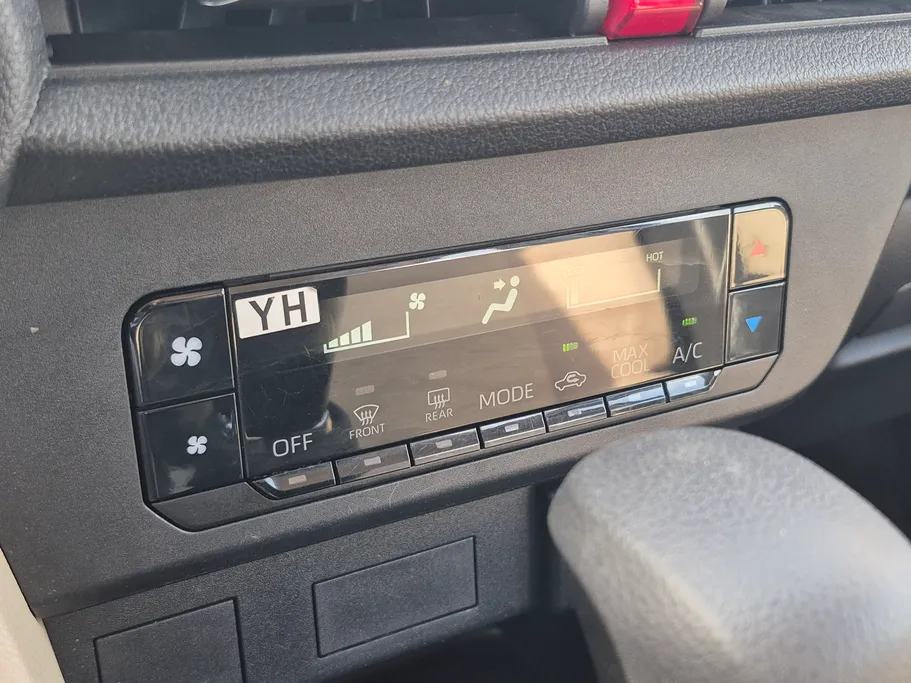 تويوتا يارس Y 2023 