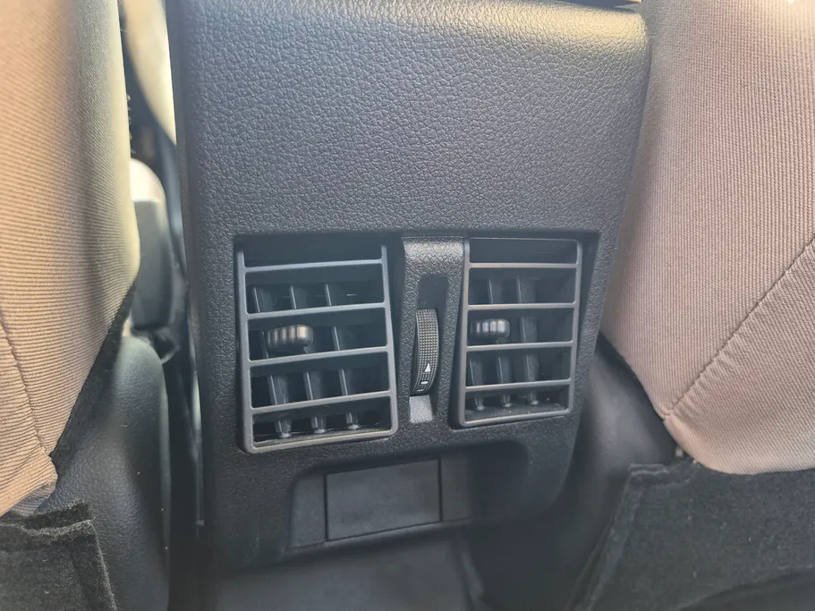 تويوتا يارس Y 2023 