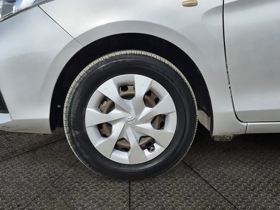 2021 Toyota Yaris  Y 